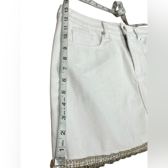 BLANK NYC Denim Rhinestone White Skirt. Size 26 - Picture 13 of 16